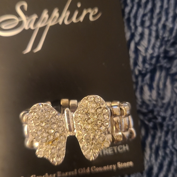 Costume bracelets and rings - Picture 6 of 9